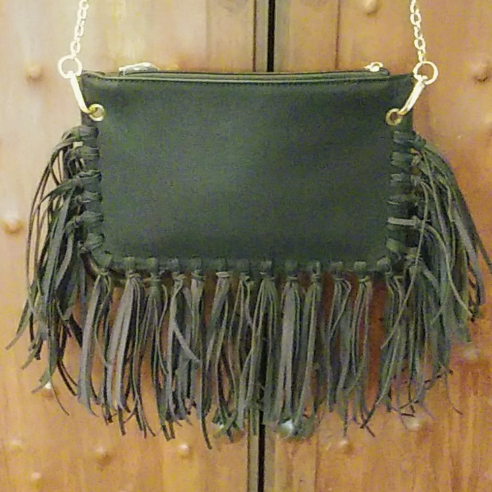 NWT. NEVER WORN FRINGED BOHO CROSSBODY HANDBAG
